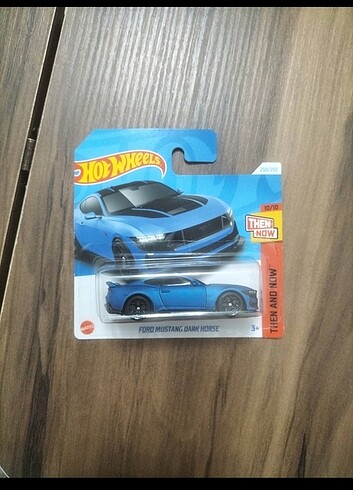 Ford Mustang Dark Horse 