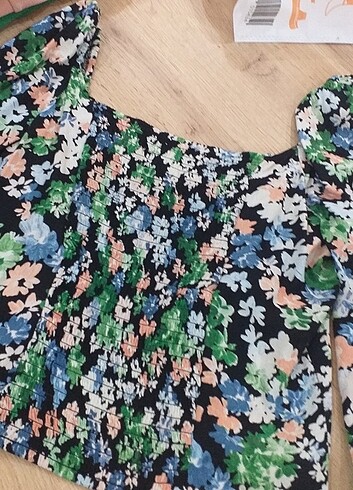 36 Beden H&M az kullanılmıştır cicek desenli önden ve arkadan büzgülü