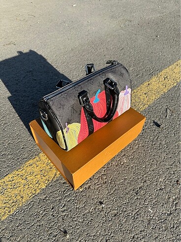 Louis Vuitton x Yayoi Kusama Keepall 25