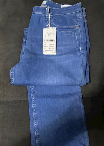 42 Beden Mavi Kadın Denim Normal Boy Rahat Kesim Jean