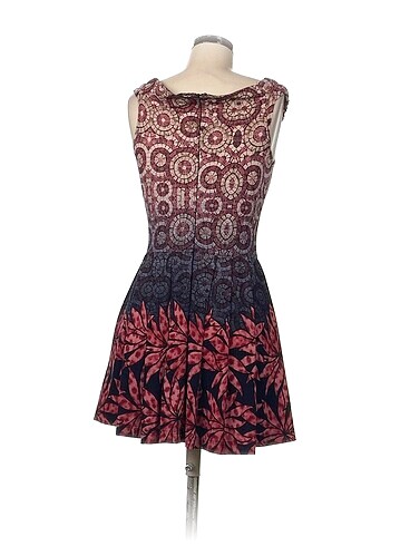s Beden Vintage Love Kısa Elbise %70 İndirimli.