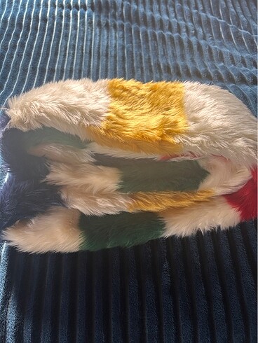  Beden Renkli peluş atkı