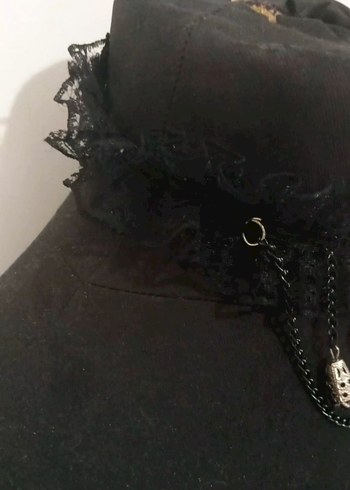 Accessorize Kırmızı Taşlı Gotik Nakışlı Kolye