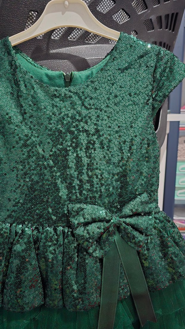 Kız Çocuk Yeşil Payetli Fırfırlı Elbise - Görsel 2
