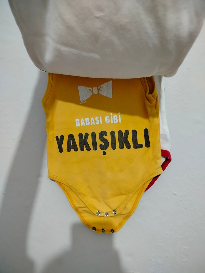 Renkli Desenli Askılı Bebek Body - Görsel 2