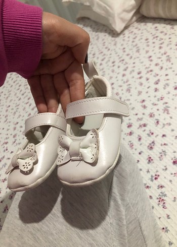 Beyaz Tokalı Kız Çocuk Babet Ayakkabı - Görsel 3