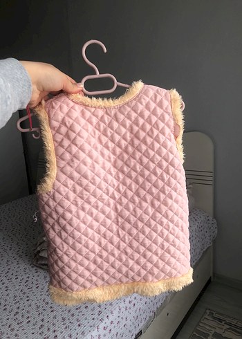 Kız Çocuk Pembe Kürklü Yelek - Görsel 2