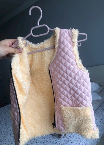 Kız Çocuk Pembe Kürklü Yelek - Görsel 3