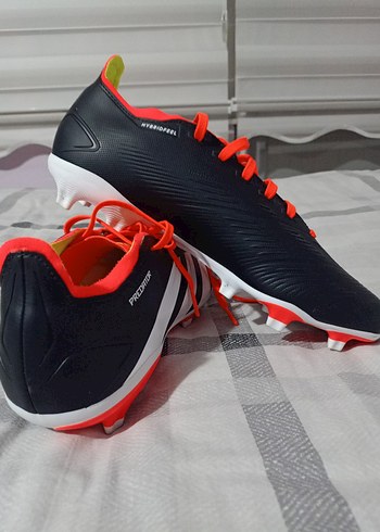 Bağcıklı Siyah Renkli Erkek Futbol Ayakkabısı