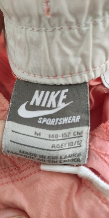11-12 Yaş Beden pembe Renk Orijinal Nike çocuk sort