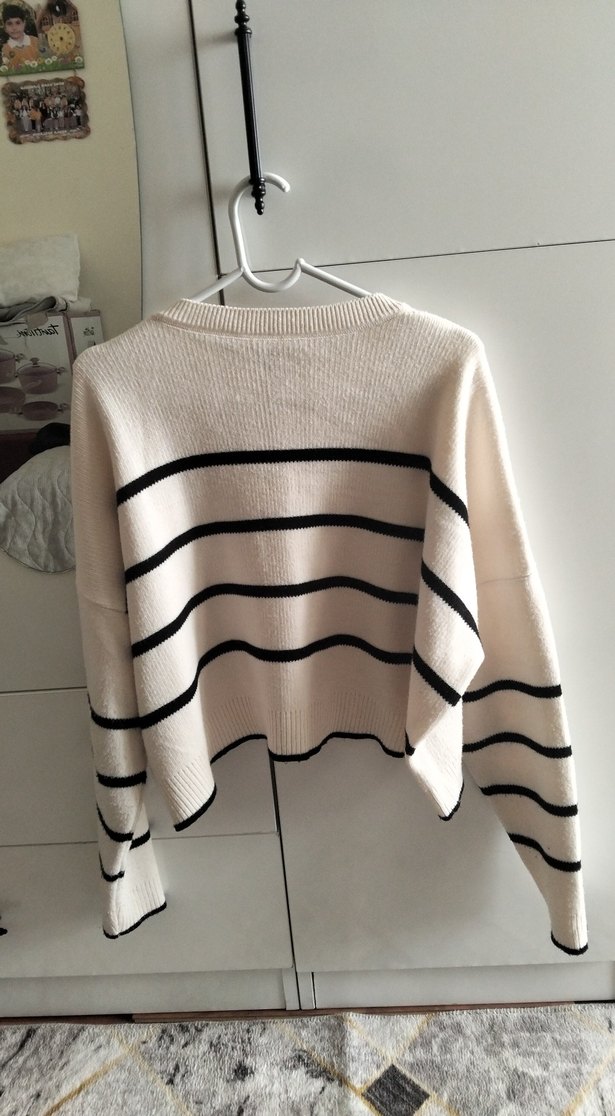 Çizgili Beyaz Kadın Kazak - Görsel 2