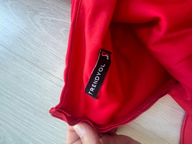 Kırmızı balık kesim Midi abiye - Görsel 3