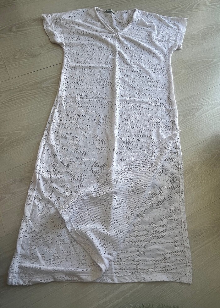 Beyaz Yırtmaçlı plaj elbisesi - Görsel 3