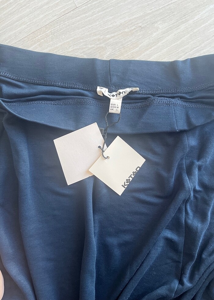 Koton yırtmaçlı penye etek - Görsel 2