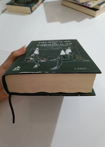 Beden Yabancılar ve Yalancılar - Emre Gül Roman
