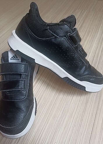 32 Beden ADİDAS SPOR AYAKKABI