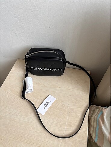 Calvin clein jeans omuz çanta
