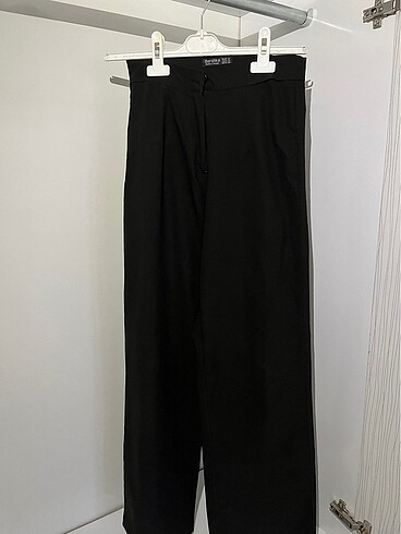 BERSHKA LİKRALI KUMAŞ PANTOLON