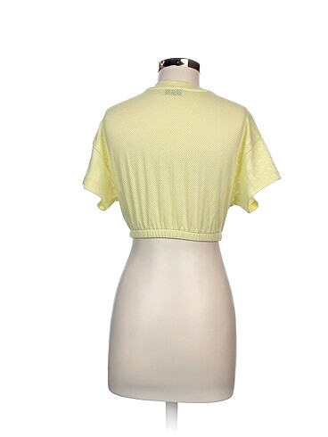 Bershka T-shirt %70 İndirimli. - Görsel 3