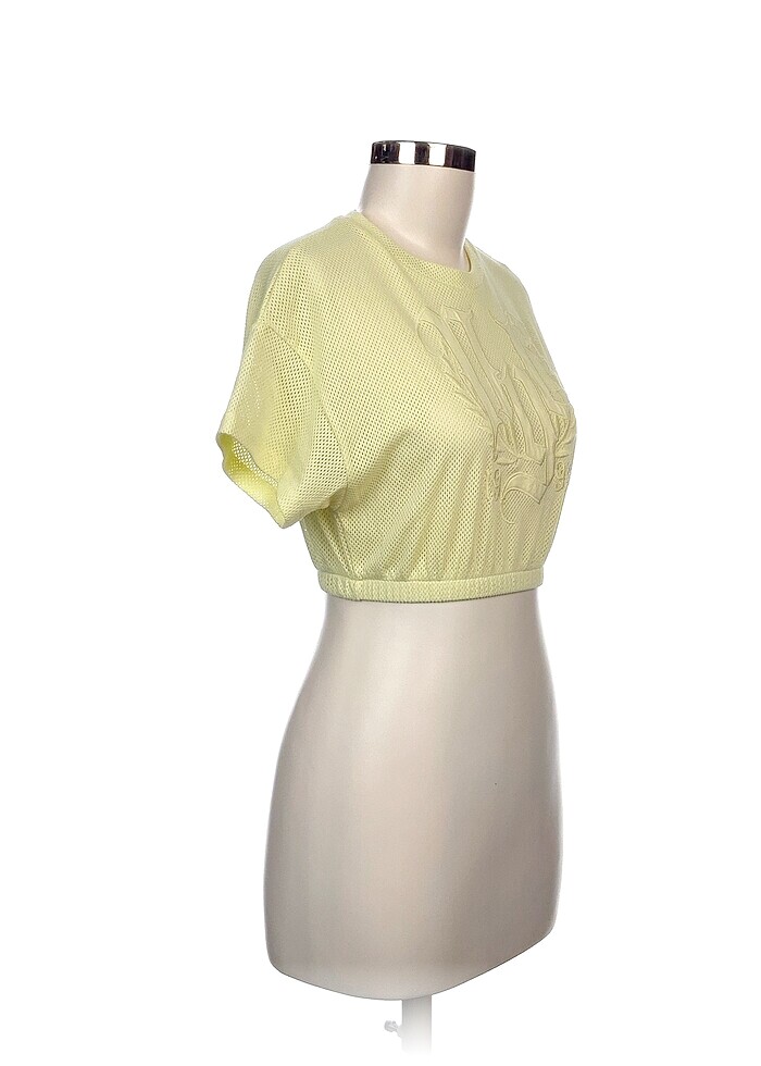 Bershka T-shirt %70 İndirimli. - Görsel 2