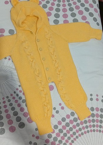 Kapüşonlu Sarı Örgü Bebek Tulumu - Görsel 3