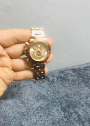 Parlak Altın Renkli Kadın Kol Saati - Görsel 5