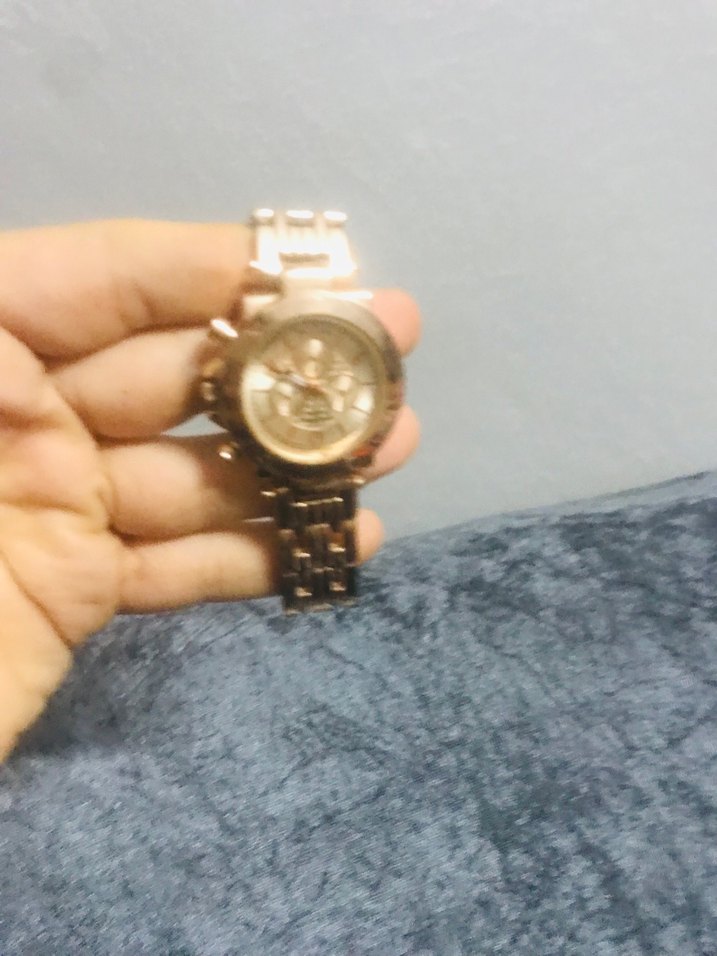 Parlak Altın Renkli Kadın Kol Saati - Görsel 5