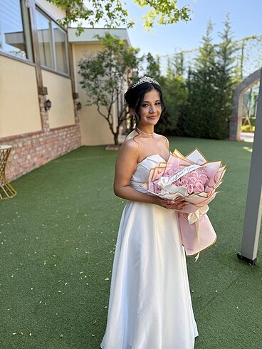 Nikah-nişan elbisesi