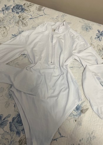 Beyaz Yüksek Yakalı Uzun Kollu - Görsel 3