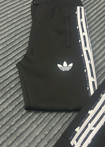 Adidas l