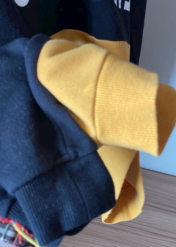 Sarı Siyah Baskılı Sweatshirt - Görsel 4