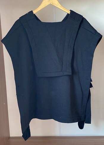 Siyah V Yakalı yan bağlamalı üst - Görsel 3