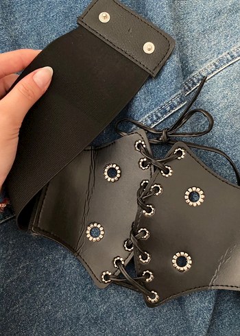 Bağcıklı Siyah Deri Kemer - Görsel 2