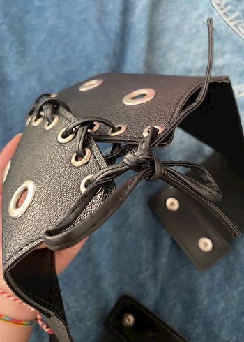 Bağcıklı Siyah Deri Kemer - Görsel 3