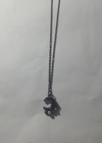 Siyah Zincir Detaylı Yılan Desenli Gotik Kolye