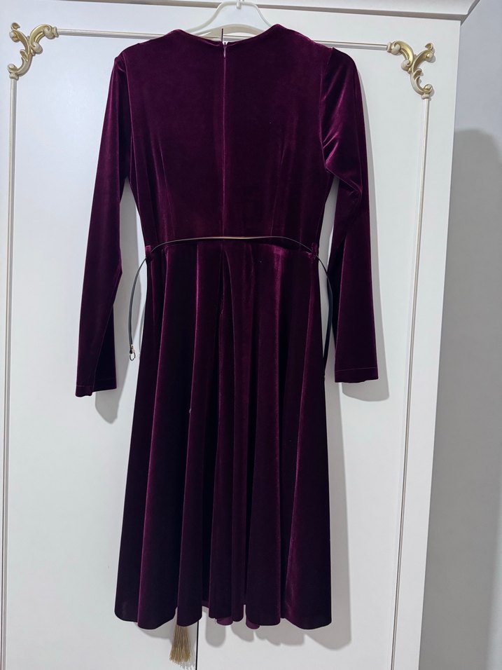 Bordo Zincir Detaylı Uzun Süet Elbise - Görsel 2