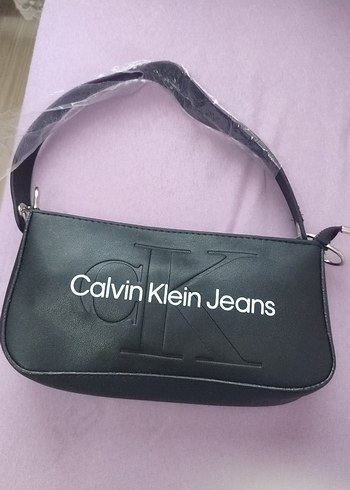 Siyah Deri Calvin Klein Jeans Kadın Çanta
