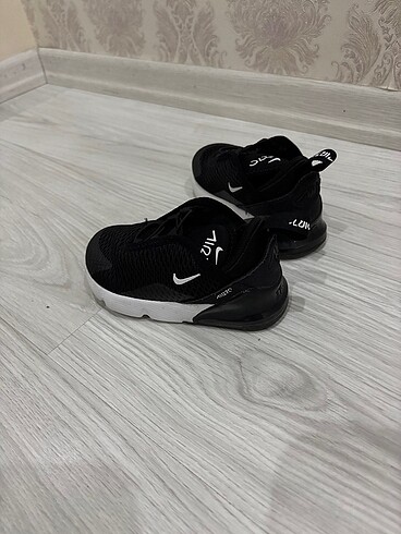 Nike Air Max 270