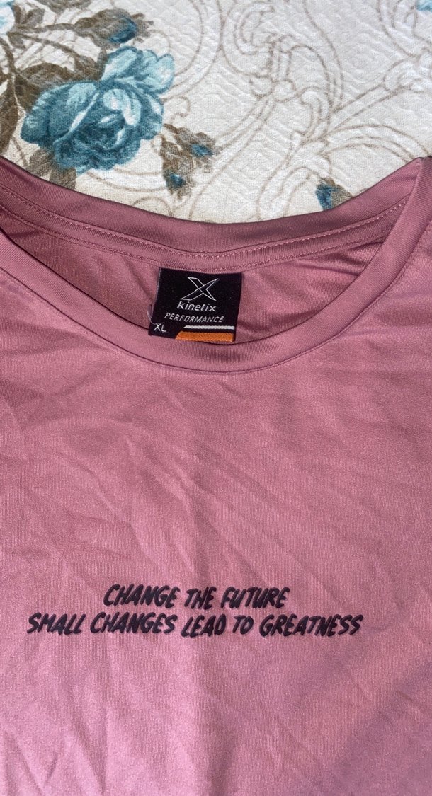 Pembe Baskılı Kadın Tişört - Görsel 3