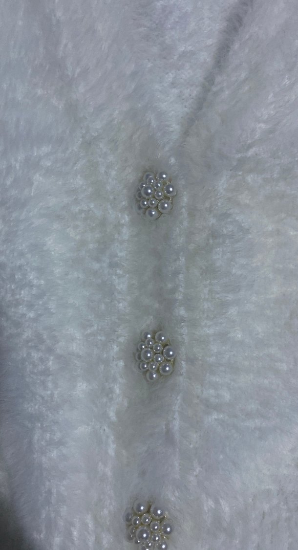 Beyaz V Yakalı Örgü Kadın Hırka - Görsel 3