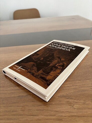 Beden Renk Ayaktakımı Arasında Maksim Gorki