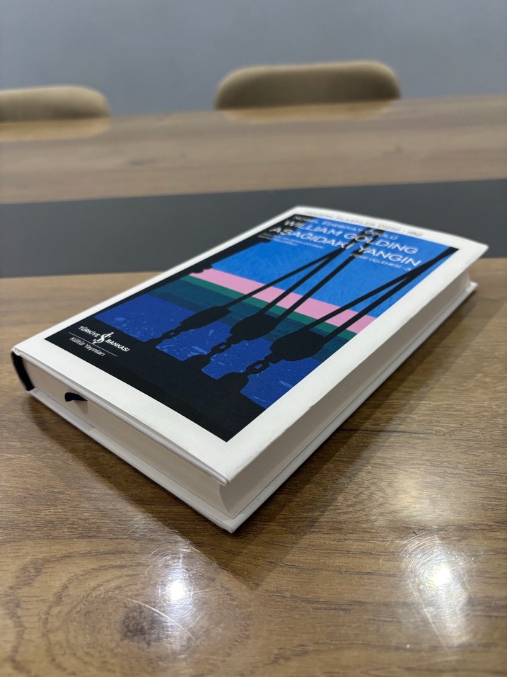 Aşağıdaki Yangın - William Golding - Görsel 4