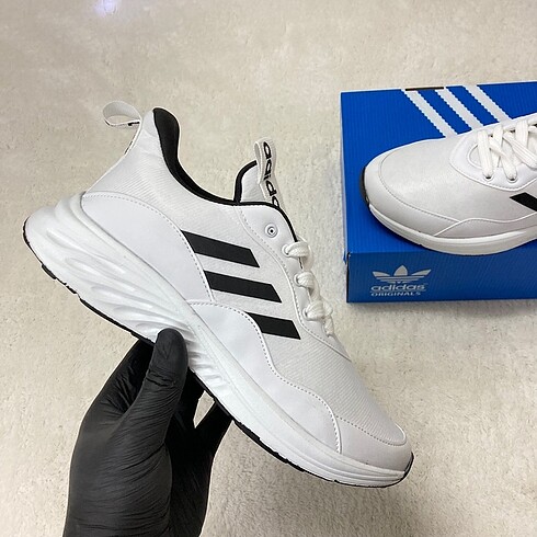 GÜNÜN FLAŞ İNDİRİMİ!!!Adidas İthal Spor Ayakkabı/Sneaker