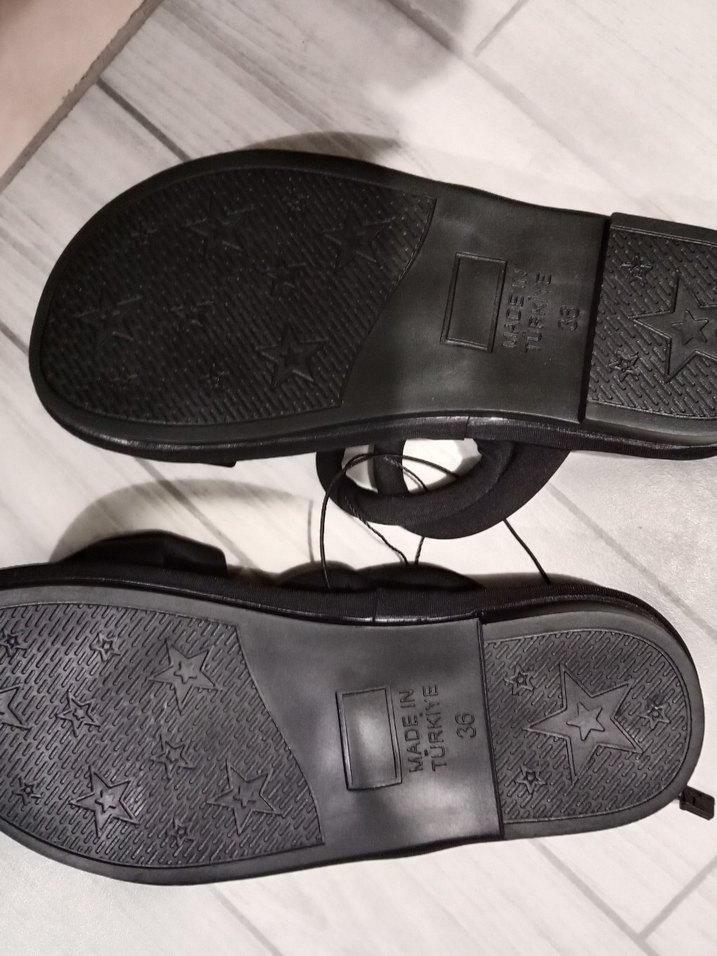 Fiyonklu Siyah Kadın Dolgu Topuk Terlik - Görsel 2