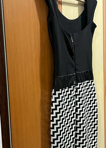 Zebra Desenli Siyah Midi Kalem Elbise