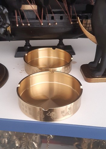 Beden Altın Renkli Metal Küllük Seti