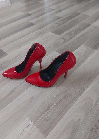 Parlak Kırmızı Stiletto Topuklu Kadın Ayakkabı