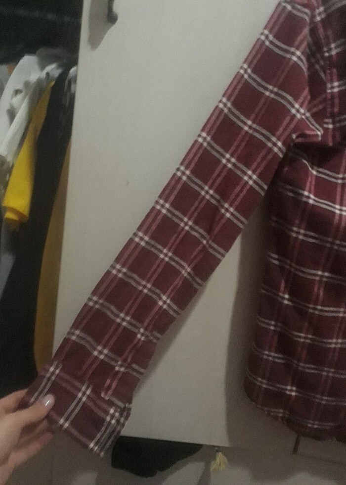 Kırmızı beyaz ekoseli gömled - Görsel 4