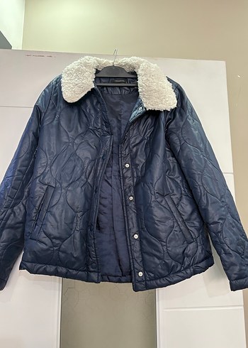 Lacivert peluş yaka detaylı kapitone mont