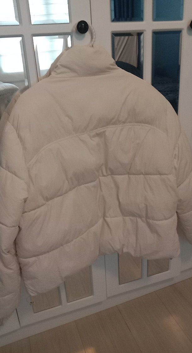 Beyaz Düğmeli Kadın Kışlık Mont - Görsel 3